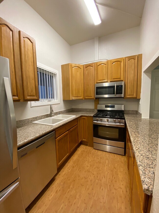 Foto del edificio - 3229 Elm St