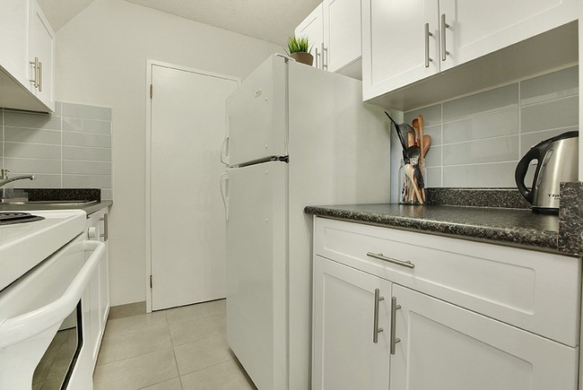 Interior Photo - Stratton Oaks