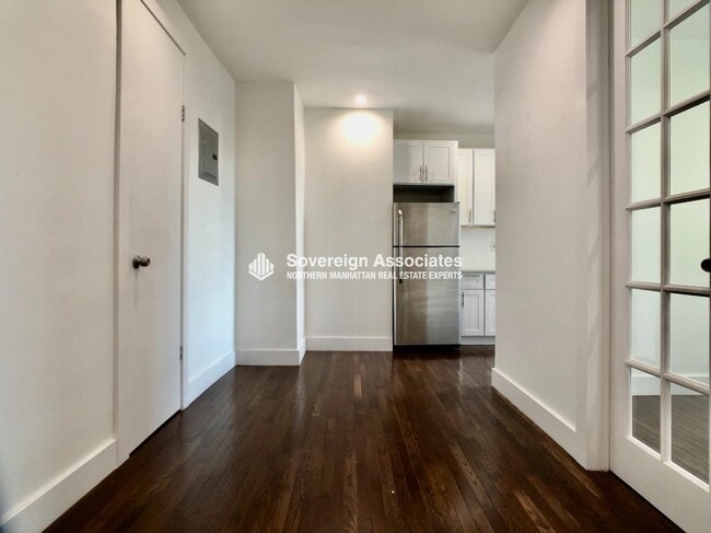 Building Photo - 518 W 204th St