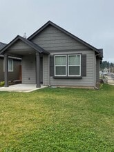Building Photo - 905 S Goshen-Divide Hwy