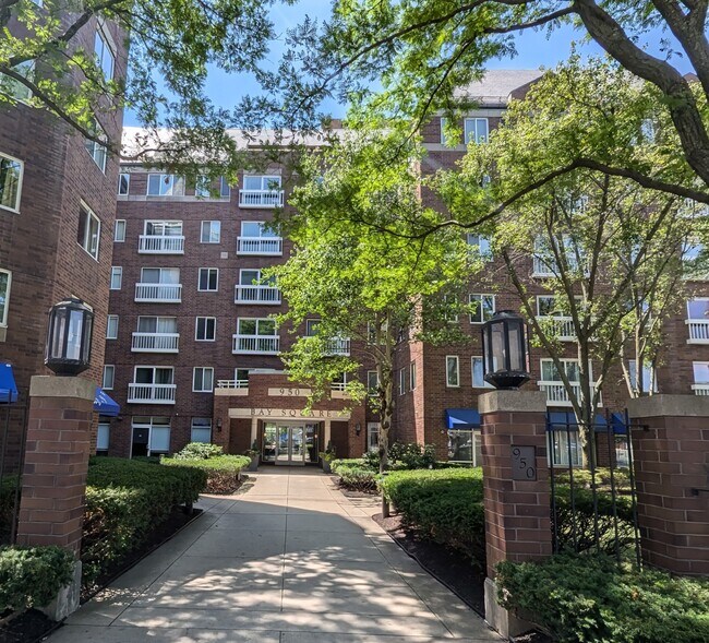 Edificio de apartamentos - 950 Massachusetts Ave
