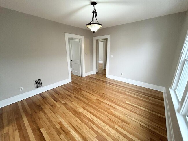 Foto del edificio - 214 Woodbine Ave