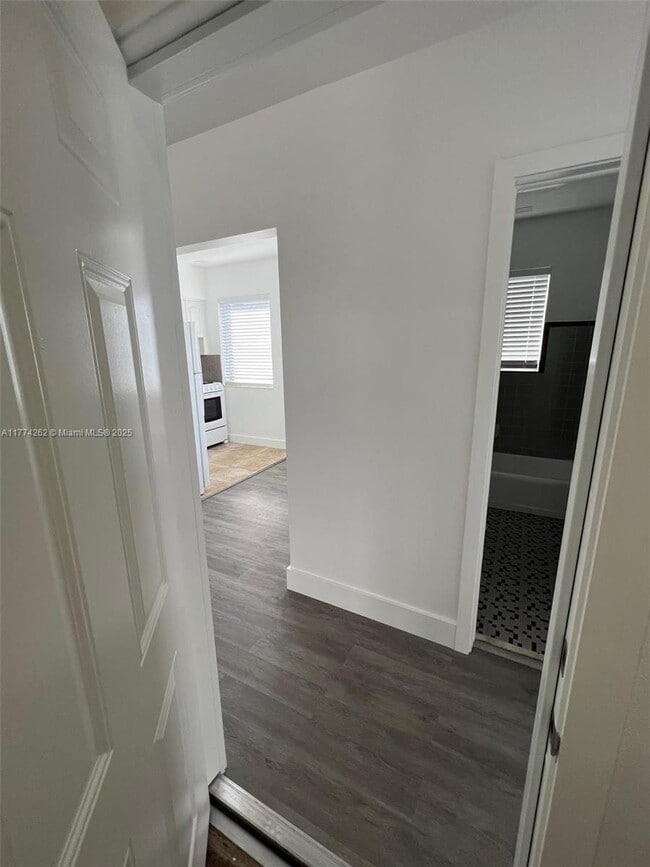 Building Photo - 215 Zamora Ave
