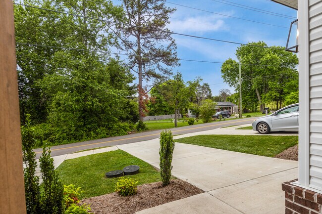 Foto del edificio - 7429 Thomas Ln