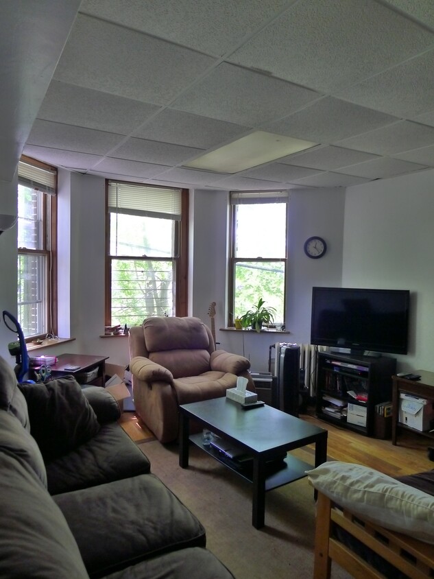 Primary Photo - 48 Wallingford Rd