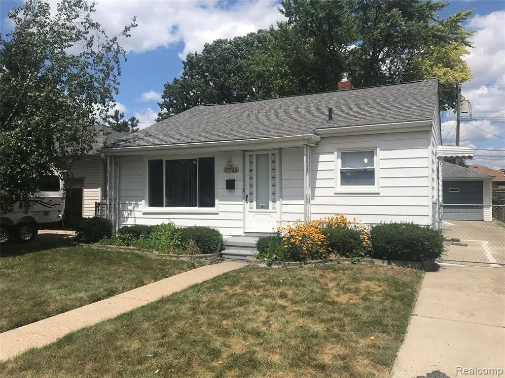 Foto principal - 17266 Cicotte Ave