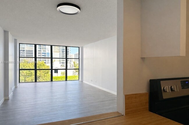 Foto del edificio - 800 Parkview Dr