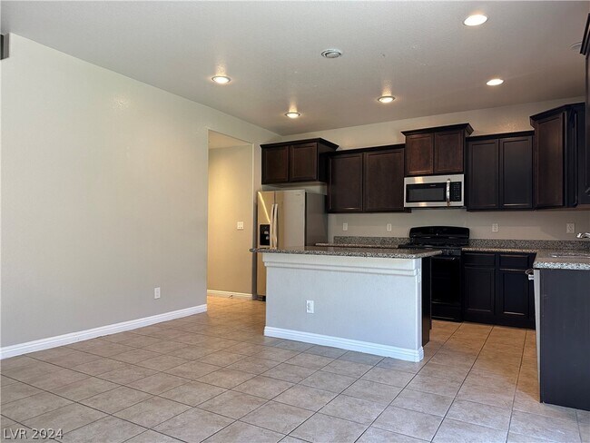 Building Photo - 8111 Mosaic Sunrise Ln