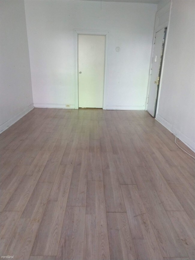 Building Photo - 736 Park Pl