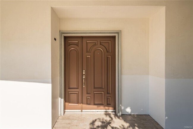 Foto del edificio - 518 Glenwood Road, Glendale, CA 91202 - 2 ...