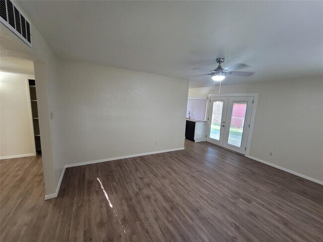 Foto del edificio - 2626 Dove Meadow Dr
