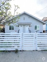 Building Photo - 2119 Eastlake Ave