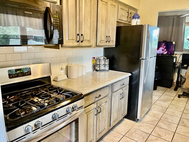 Foto del edificio - 507 Lougeay Rd