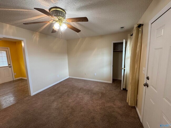 Foto del edificio - 732 Jimmy Fisk Rd