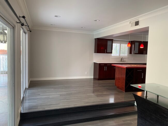 Building Photo - 7649 Orion Ave