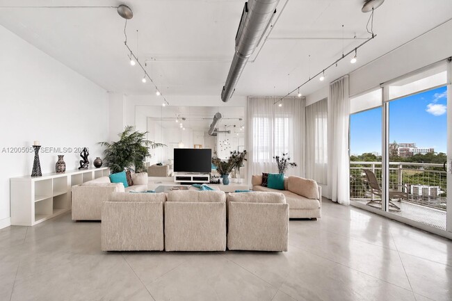 Building Photo - 2001 S Biscayne Blvd