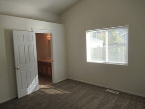 Building Photo - 126 Independence Way