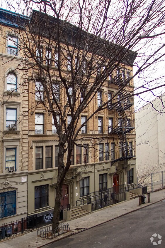 Foto del edificio - 131 W 112th St