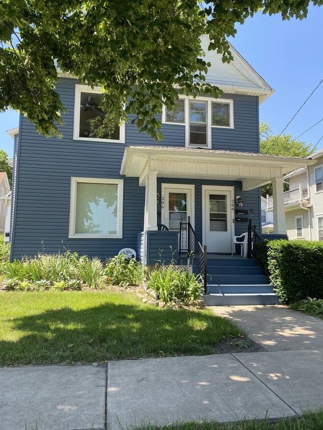 Foto principal - 208 Wilder St