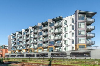 Building Photo - Railside House