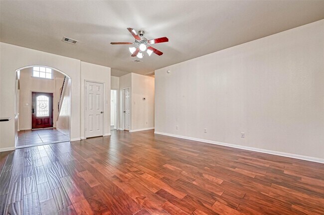 Building Photo - 20555 Bonds Creek Ln