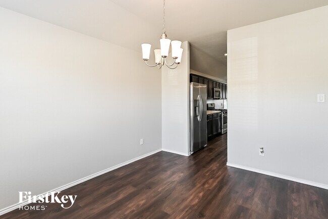 Foto del edificio - 14005 Lake Cres Dr