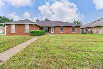 Building Photo - 9144 Sebring Dr