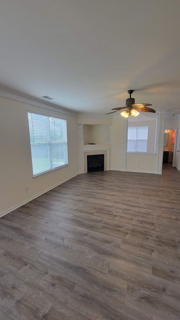 Building Photo - Located in Cabarrus County 3BR/2.5 BA, Lof...