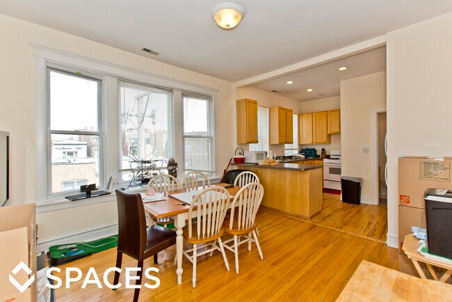 Foto del edificio - 1415 W Addison St