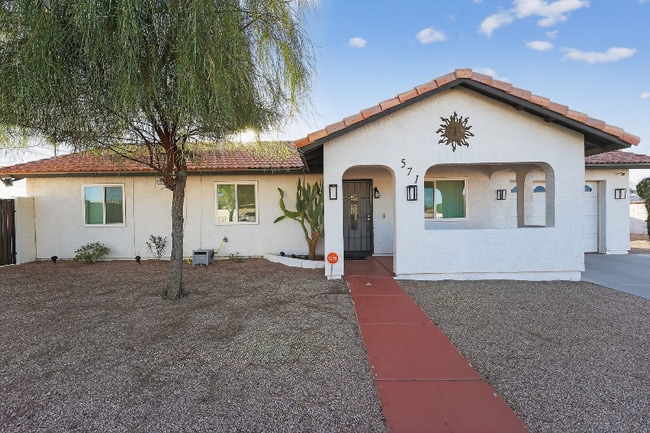 Foto del edificio - 571 S Burgess Ave