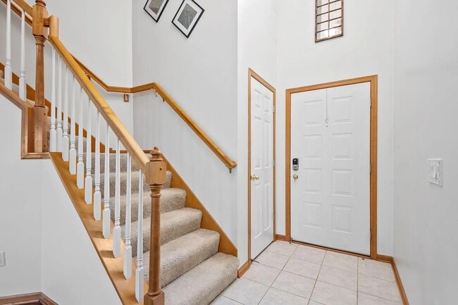 Building Photo - 15601 Lilac Dr