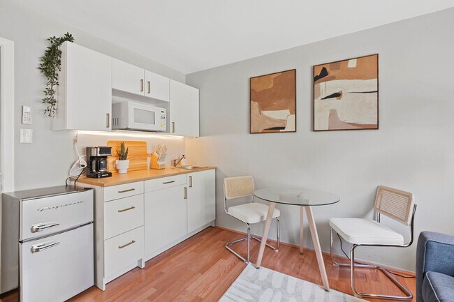 Foto del edificio - 4646 Robbins St