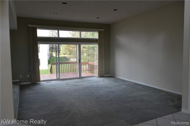 Building Photo - 5682 Silver Pond