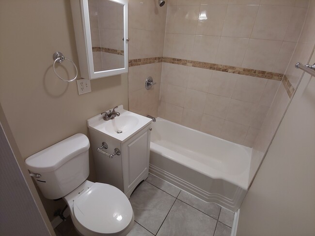 Building Photo - Beautiful 4BD/1BA Single Family Home