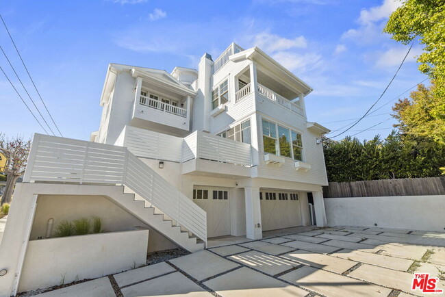 Foto del edificio - 566 Ida St