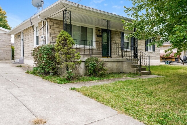 Building Photo - 5811 Dell Rose Dr