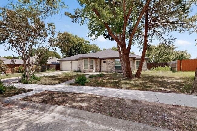 Foto del edificio - 3604 Lily Ln