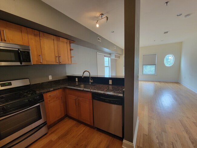 Building Photo - 1090 Amboy Ave