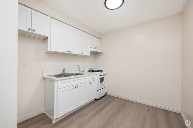 Studio - 400SF - Kitchen - Regal Manor Apartments