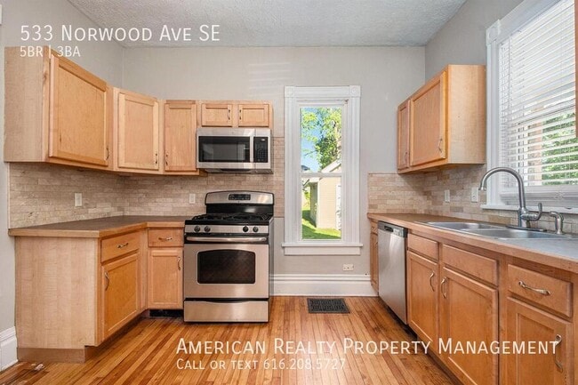 Foto del edificio - 533 Norwood Ave SE