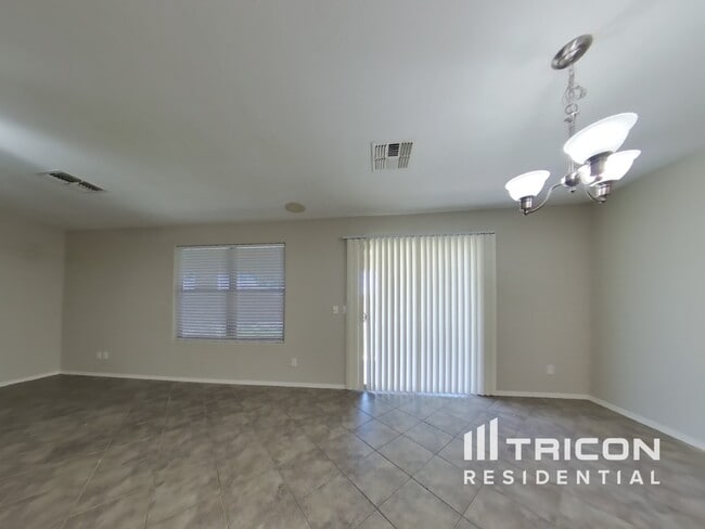 Building Photo - 2047 W San Tan Hills Dr