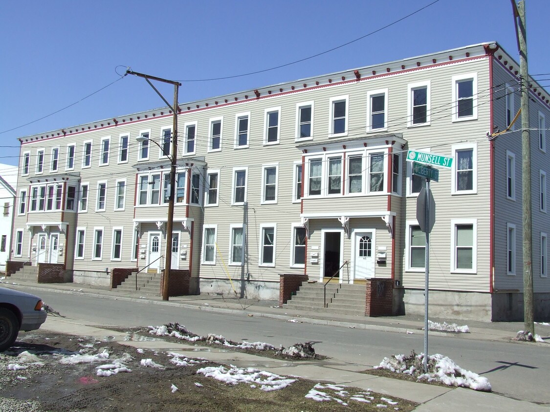 Primary Photo - 39 Munsell St
