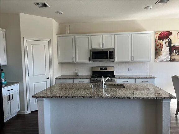 Foto del edificio - 755 Bayberry Ln