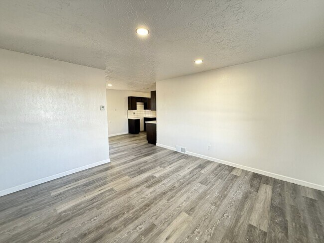 Foto del edificio - 904 W Robinson St