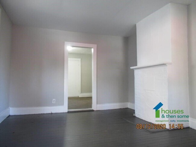 Foto del edificio - 107 Ackley Rd Ext