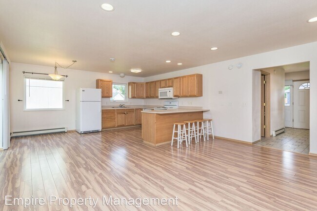 Building Photo - 3 br, 2.5 bath House - 1318 Berea Court