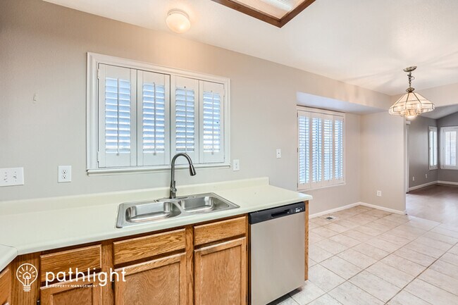 Foto del edificio - 20277 E Powers Pl, Centennial, CO, 80015