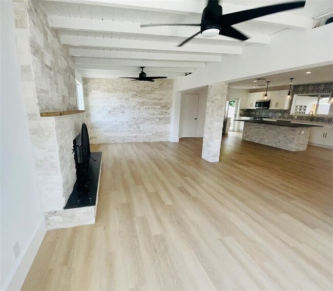 Foto del edificio - 924 SW 11th St