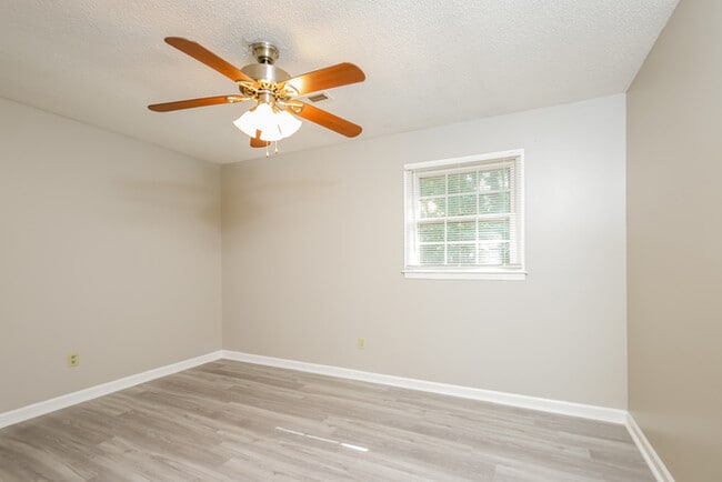 Building Photo - 816 Klyce St