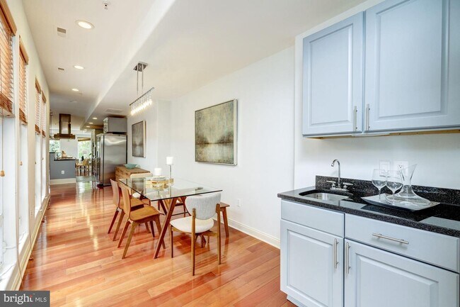 Foto del edificio - 1331 Kenyon St NW